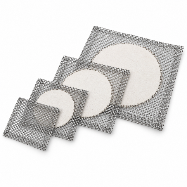 Science Essentials plain and ceramic-centre laboratory wire gauze mats